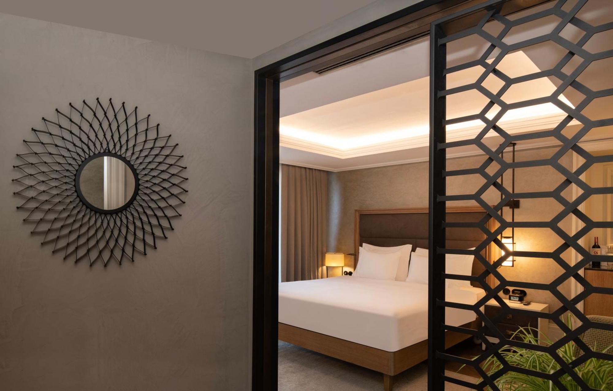 10 Karakoy Hotel Istanbul Phòng bức ảnh A room at the hotel