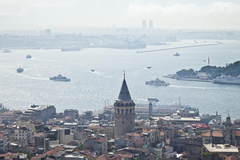 10 Karakoy Hotel Istanbul Ngoại thất bức ảnh The Bosphorus, the main artery of the sea, as seen from the Galata Tower.