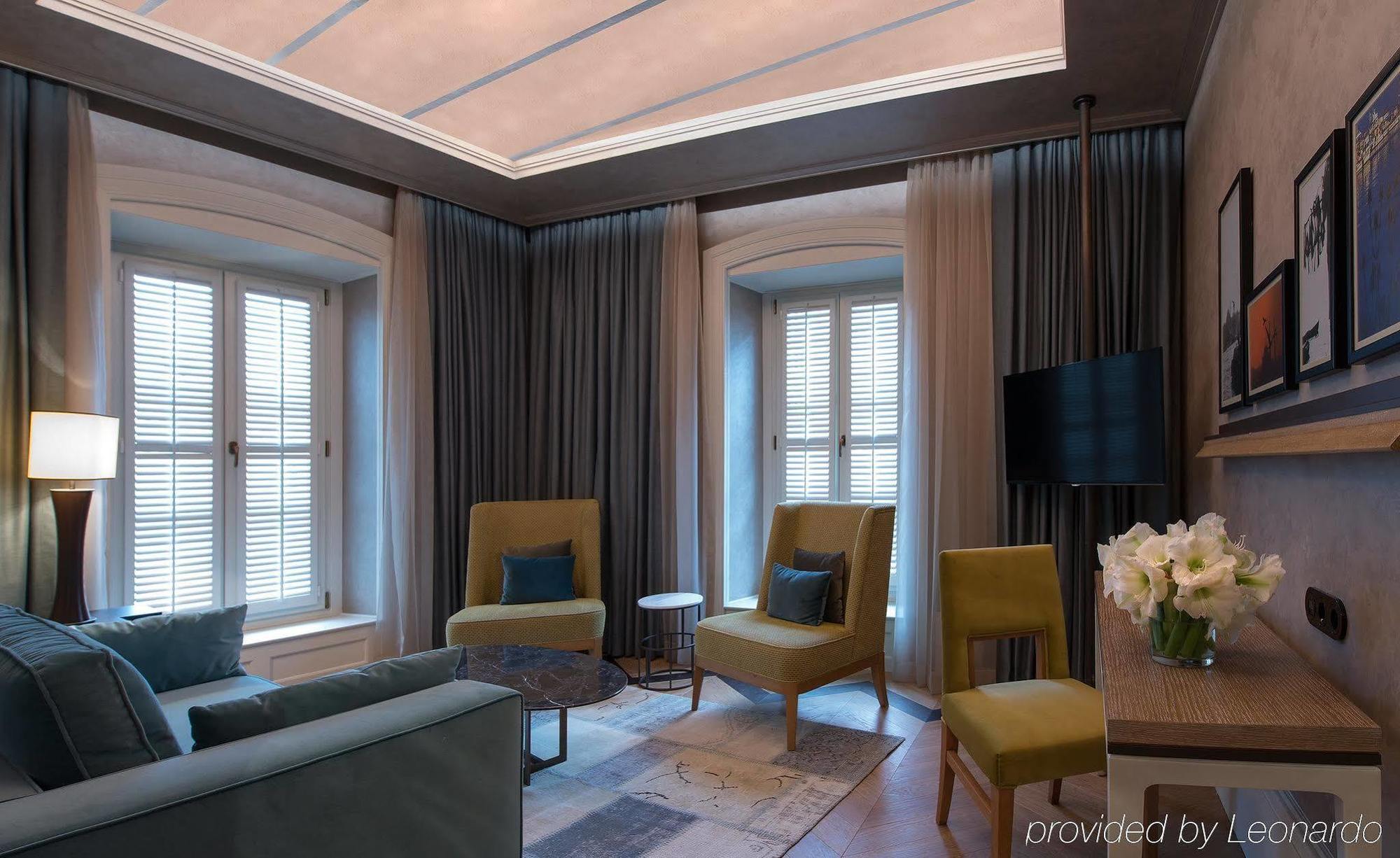 10 Karakoy Hotel Istanbul Ngoại thất bức ảnh The interior of a suite at the hotel